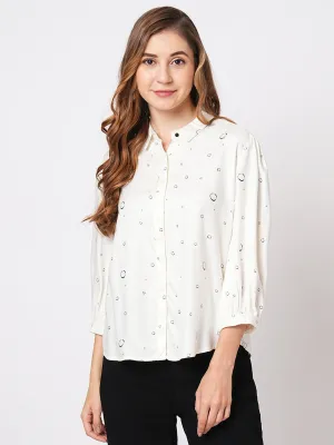 Women Slim Fit Off White Printed Cirlce Shirt